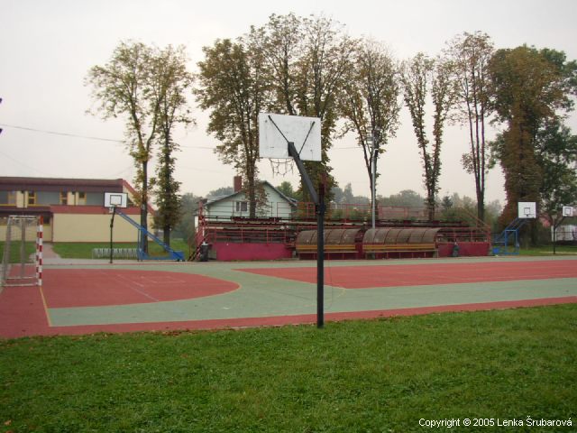 HALA A HŘIŠTĚ V PASKOVĚ