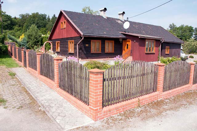 CHALUPA STŘÍTEŽ