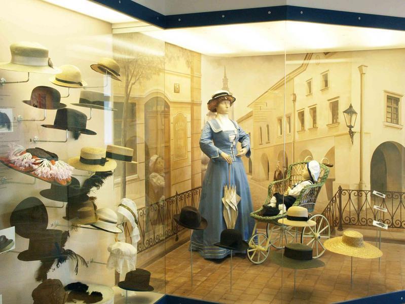 MUZEUM NOVOJIČÍNSKA - ZÁMEK V NOVÉM JIČÍNĚ
