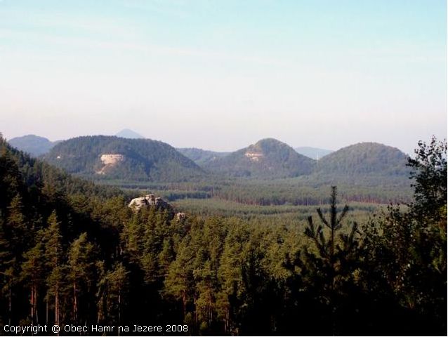 Krsn vyhldka  panorama zleva - Velk Jelen vrch,irok kmen, Ralsko, Kav skla, Koz hbet, Ostr, Dvn