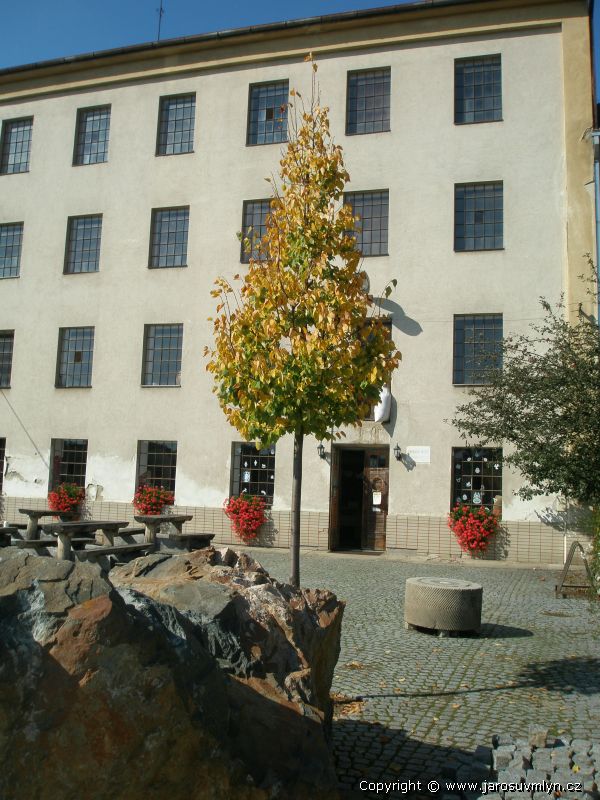JAROŠŮV MLÝN A MUZEUM ŘEMESLA MLYNÁŘSKÉHO - VEVERSKÁ BÍTÝŠKA (NKP)